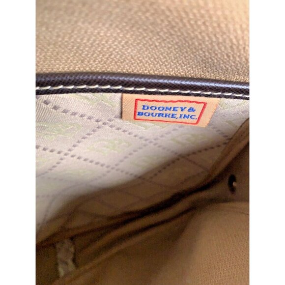 Dooney And Bourke Tan Khaki Logo Crossbody Bag Shoulder Purse Sz M Boho Cottage - Picture 8 of 8